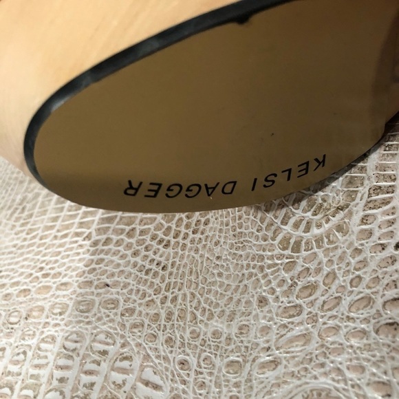 Kelsi Dagger Women’s Red Acalia Wedge Heels - Picture 8 of 9